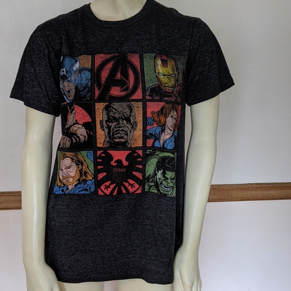 Marvel Avengers Graphic T-Shirt Medium